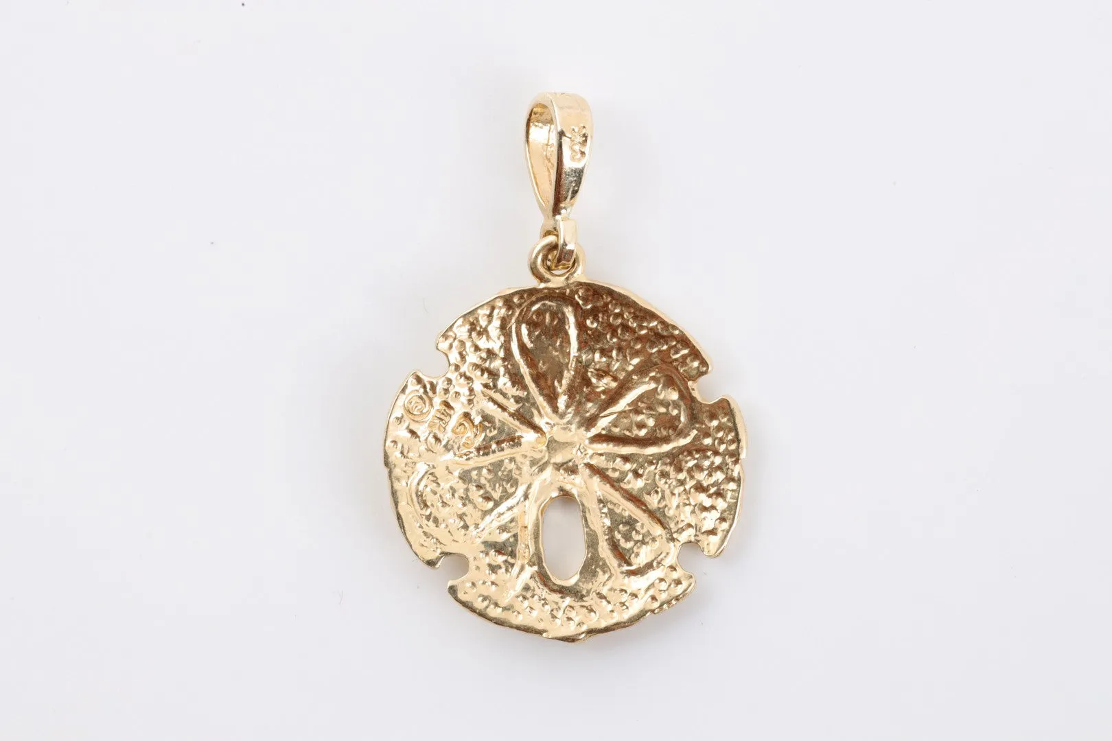 14k Yellow Gold Sand Dollar Pendant (3.43g.)