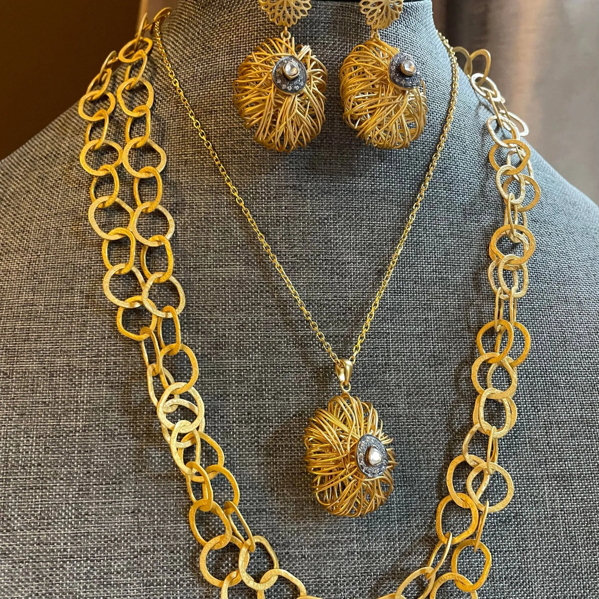 Adiraa Necklace In Gold