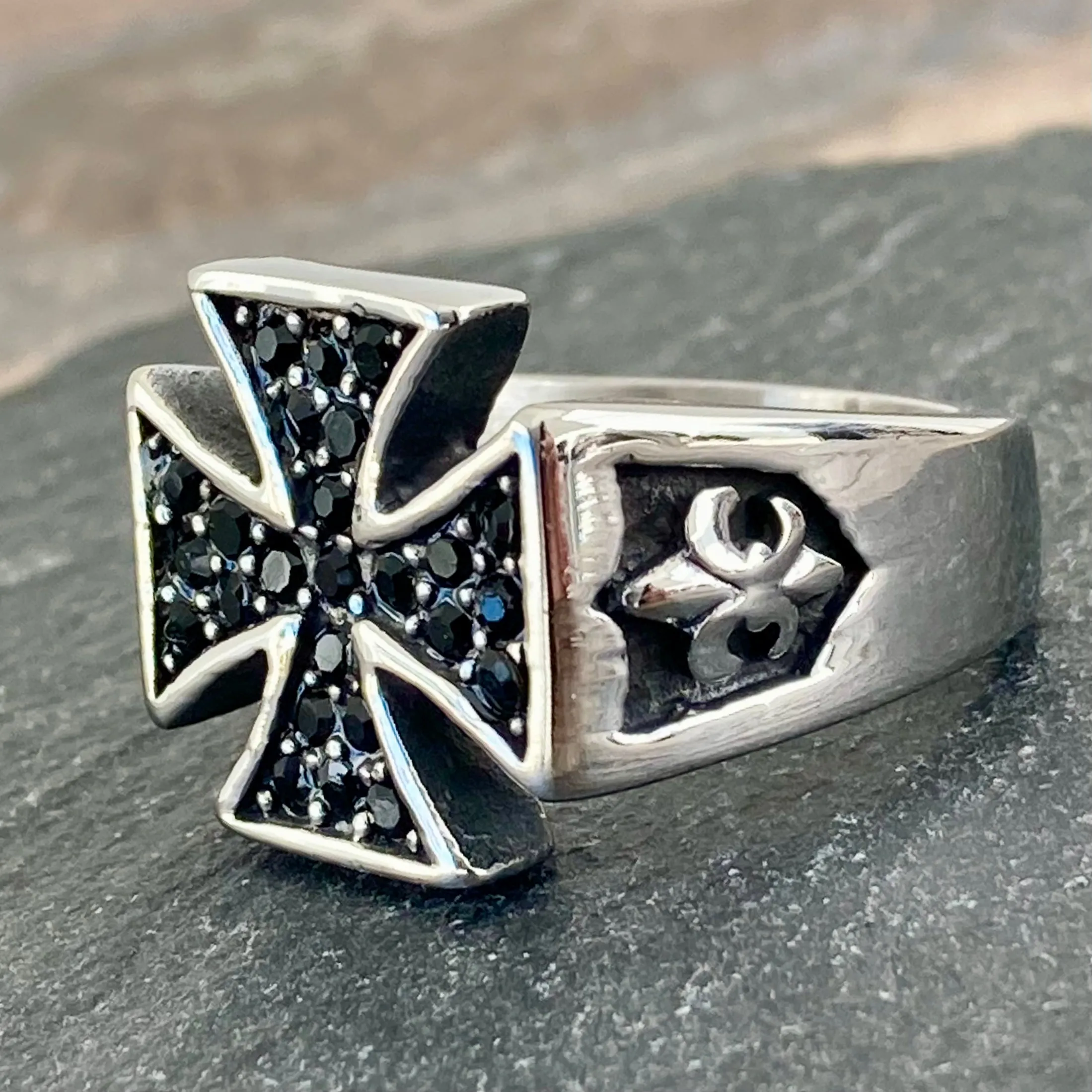 Cross Ring - Matthew's - R44