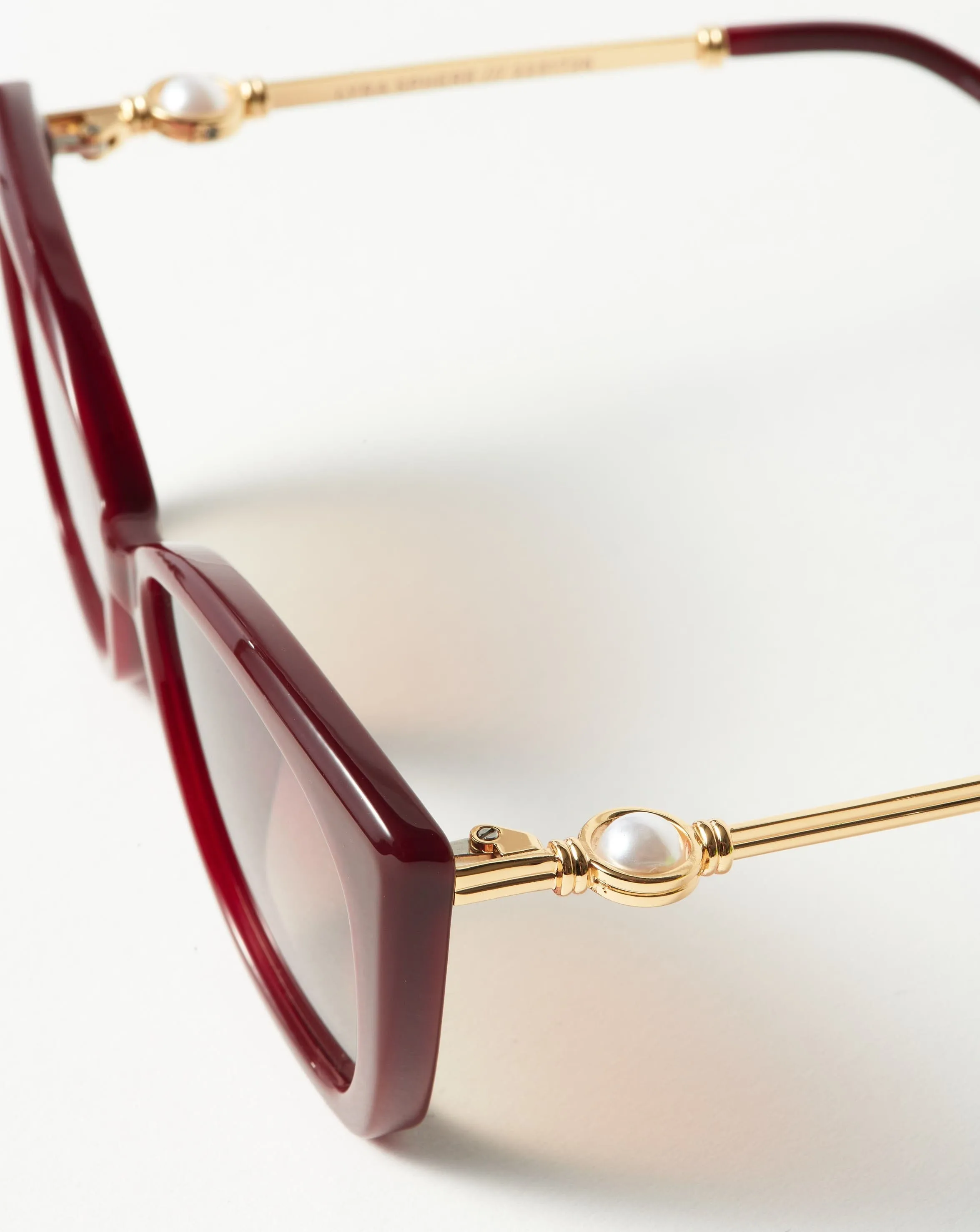 Le Specs Lyra Sphere Cat-Eye Sunglasses | Burgundy/Pearl