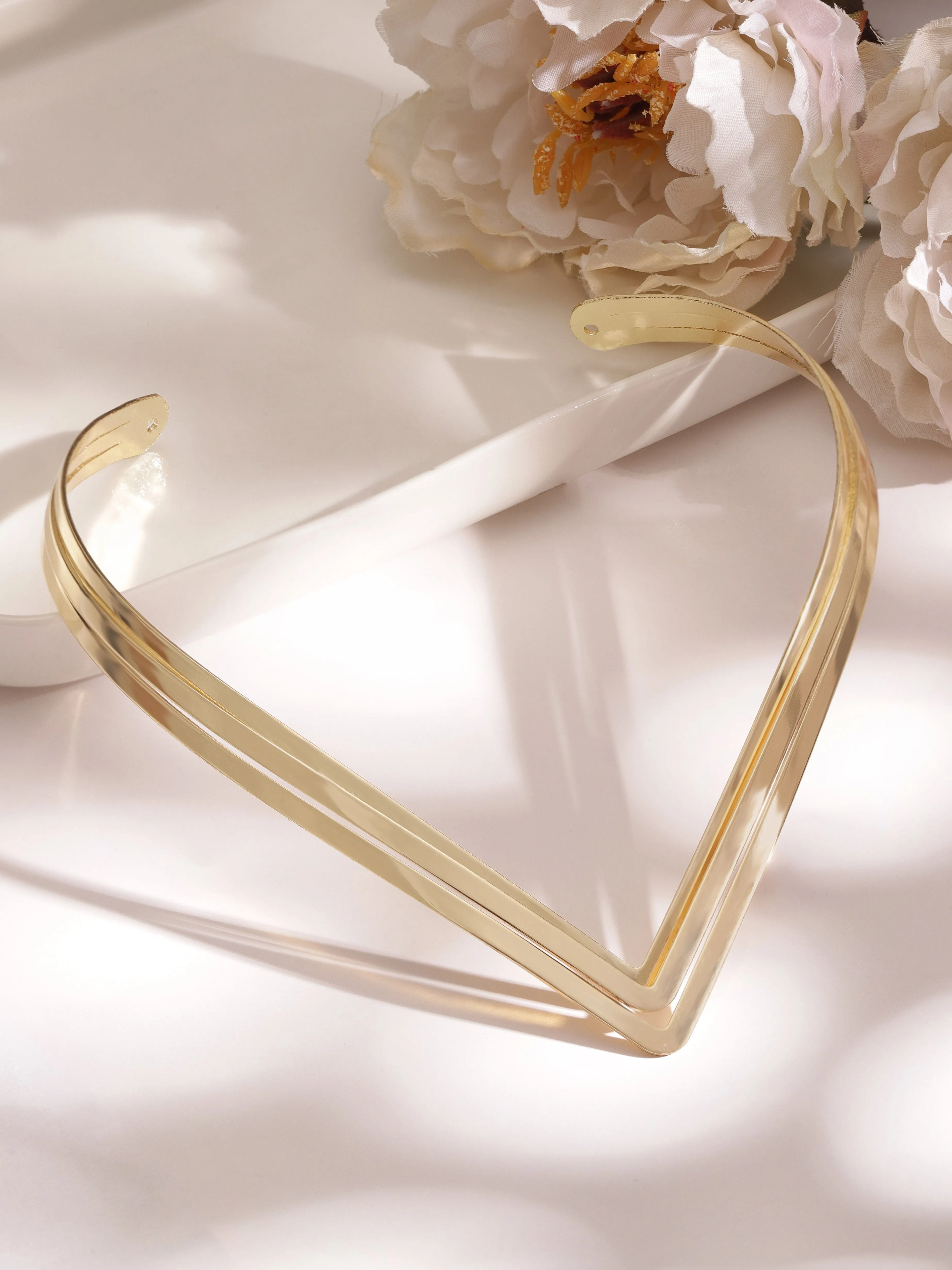 Rubans 18 KT Gold-Plated Elegant V-Shaped Torque Choker