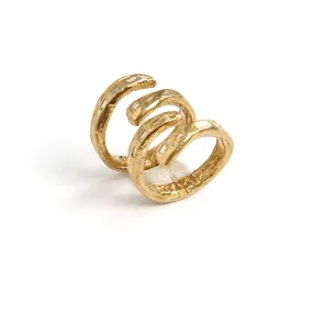 Spine Ring Set in gold with diamond baguettes