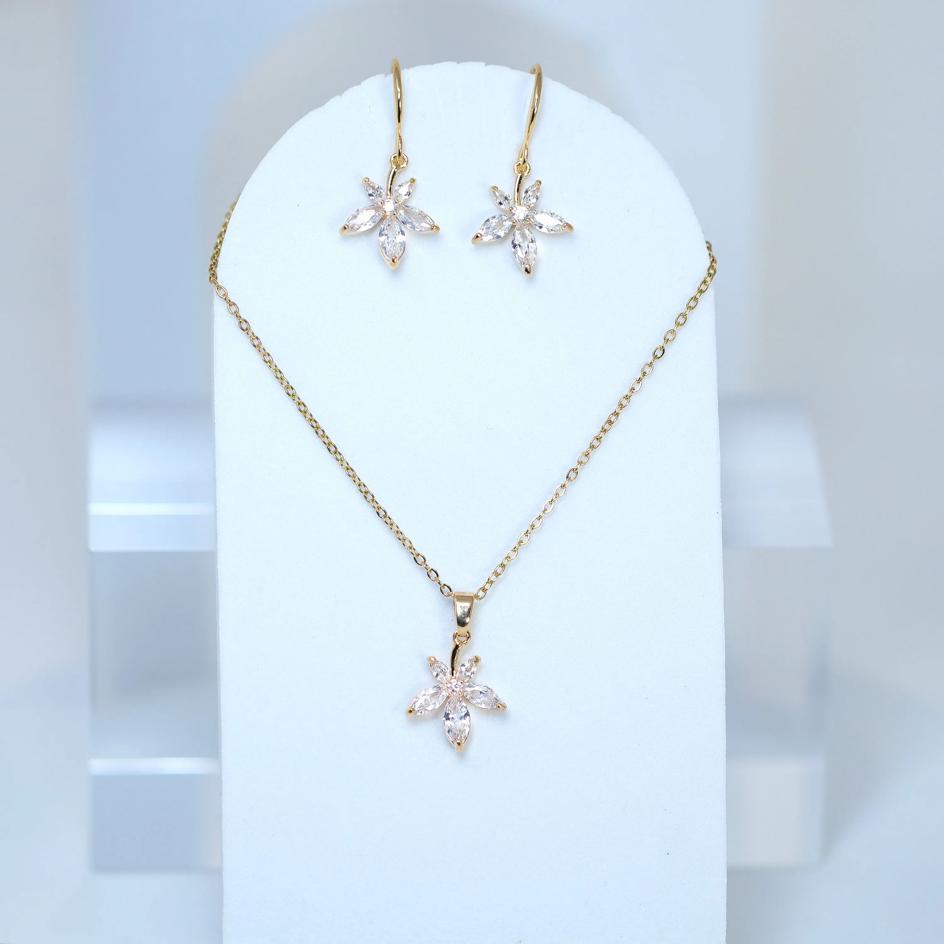 Swarovski Crystal Dainty Leaf Drop Necklace , Bridal Jewelry, Bridal Earrings And Necklace, Statement Earrings Cz, Necklace Set